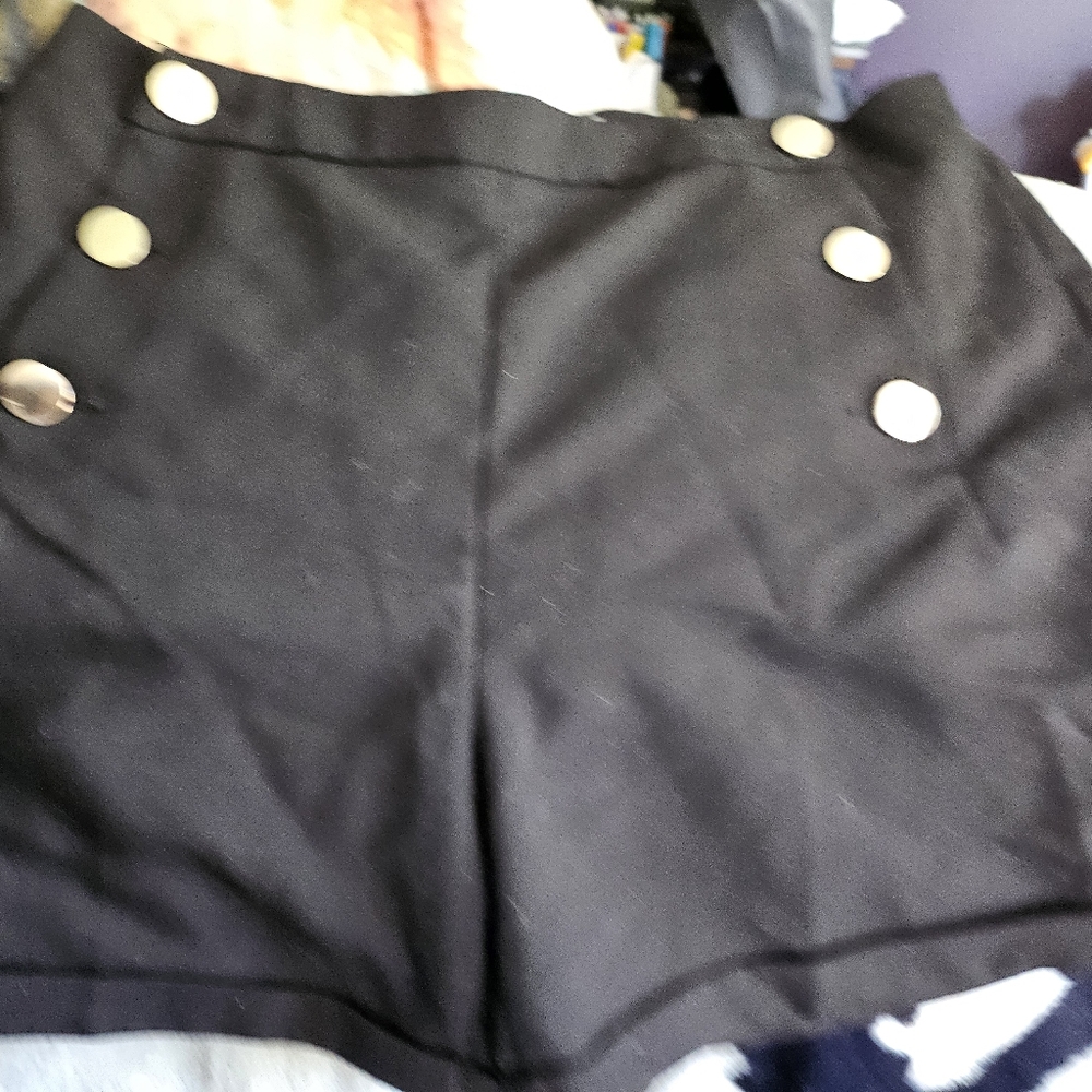 H & M black shorts sz 10